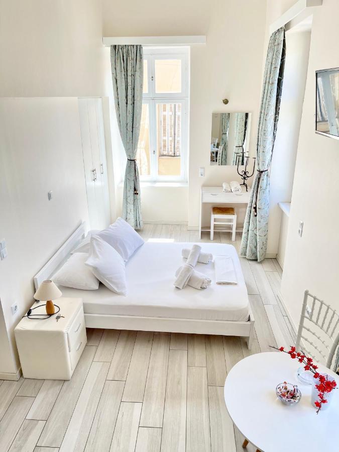Xenias Rooms Apartments Koróni Kültér fotó