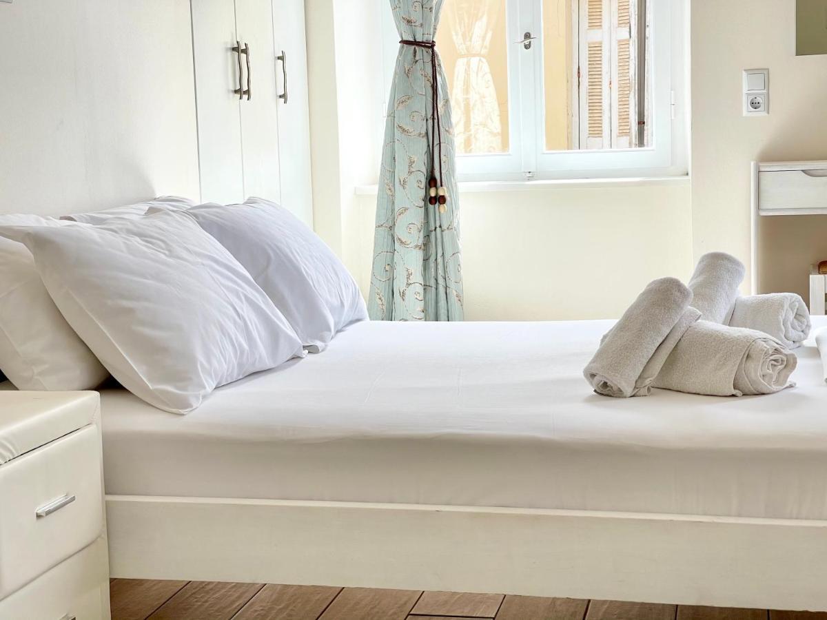 Xenias Rooms Apartments Koróni Kültér fotó