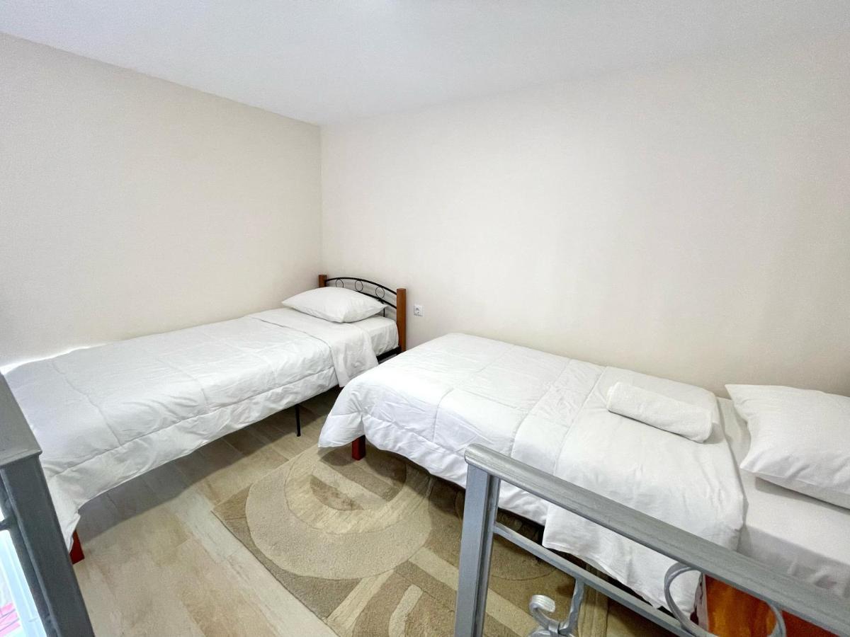 Xenias Rooms Apartments Koróni Kültér fotó