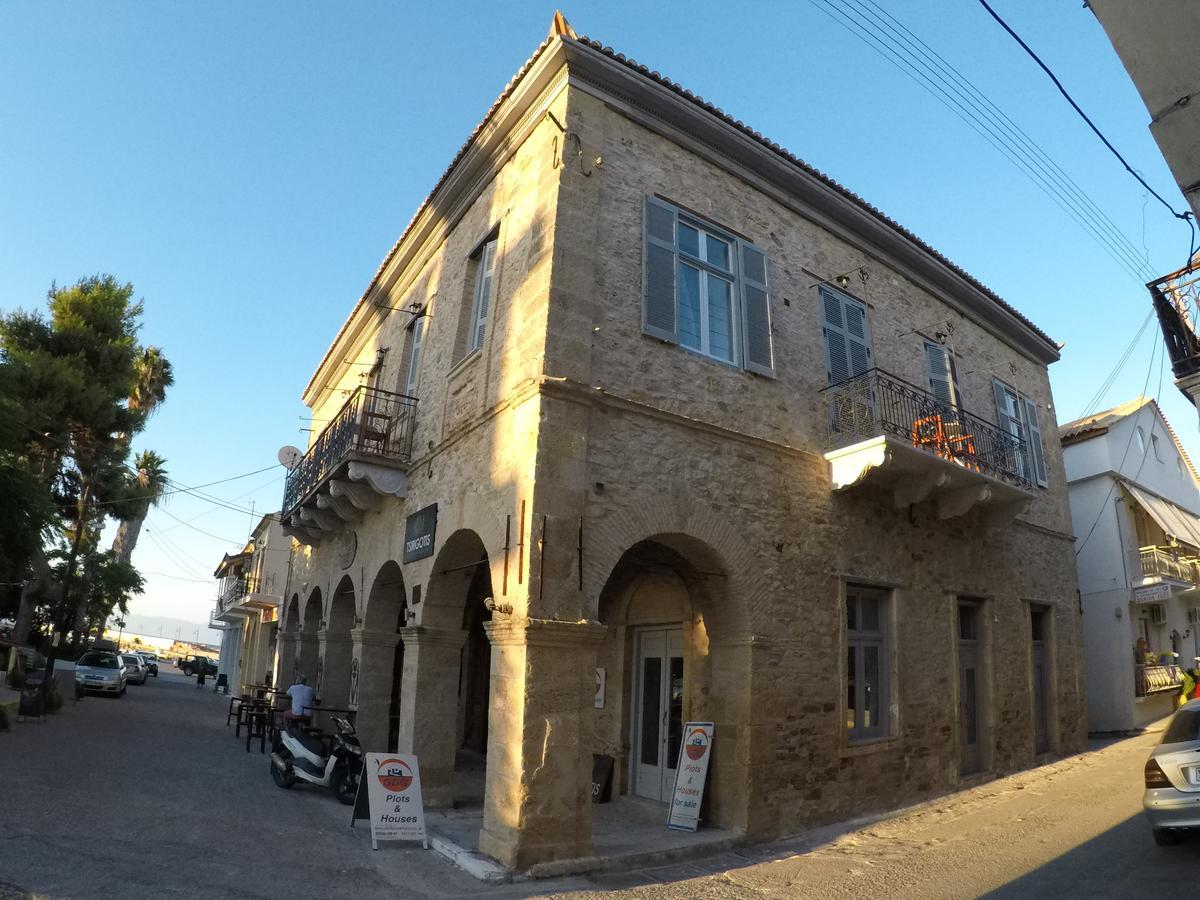 Xenias Rooms Apartments Koróni Kültér fotó